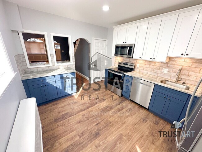 Photo - 437 Markle St