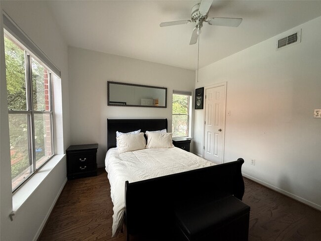 Building Photo - 4041 Drake St Unit 102