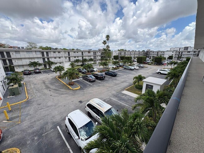 Building Photo - 14185 SW 87th St Unit A-304