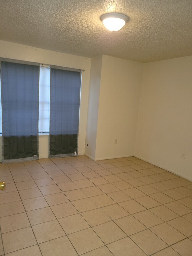 Photo - 8327 Ned Ave Unidad D