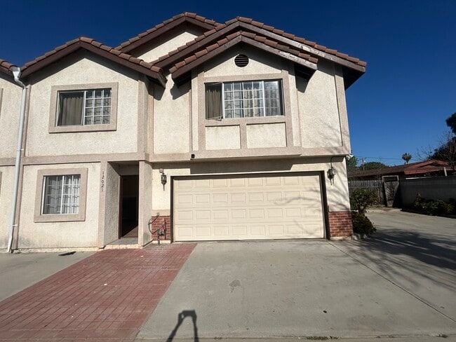 Building Photo - 12021 Elliott Ave