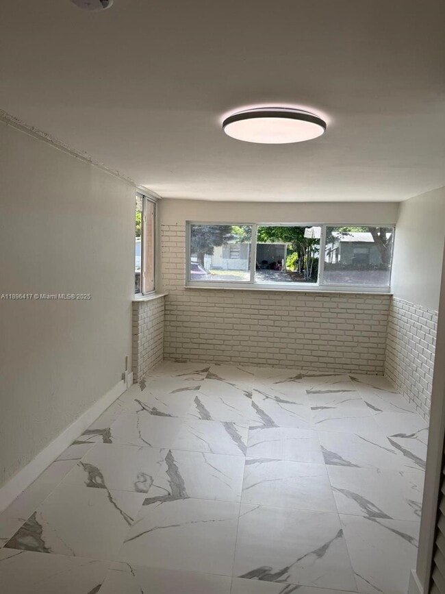 Photo - 1050 NW 25th Way