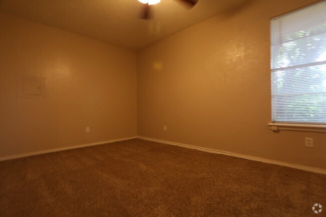 1 habitación pequeña - Liberty Station Apartments