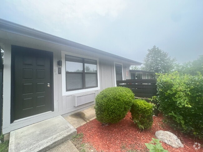 Building Photo - One Bedroom Off Hwy 58 Unit 103 Rental