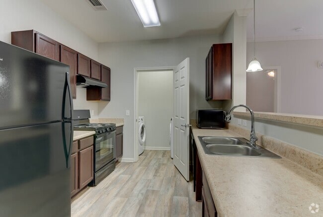 Building Photo - Heights at Converse Rental
