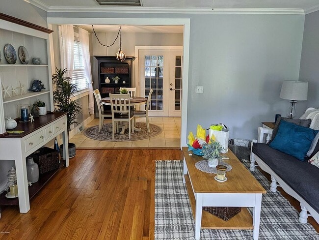 Photo - 710 Ribaut Rd