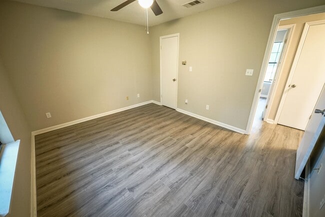 Photo - 8407 Lenova Ln