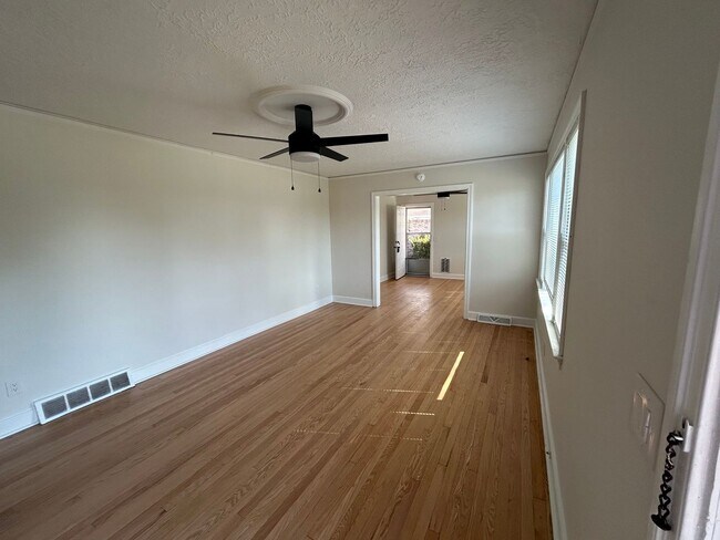 Photo - 3711 Kaiser Ave
