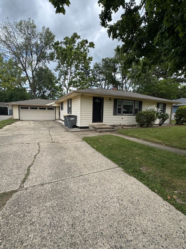 Photo - 1180 Windsor Dr