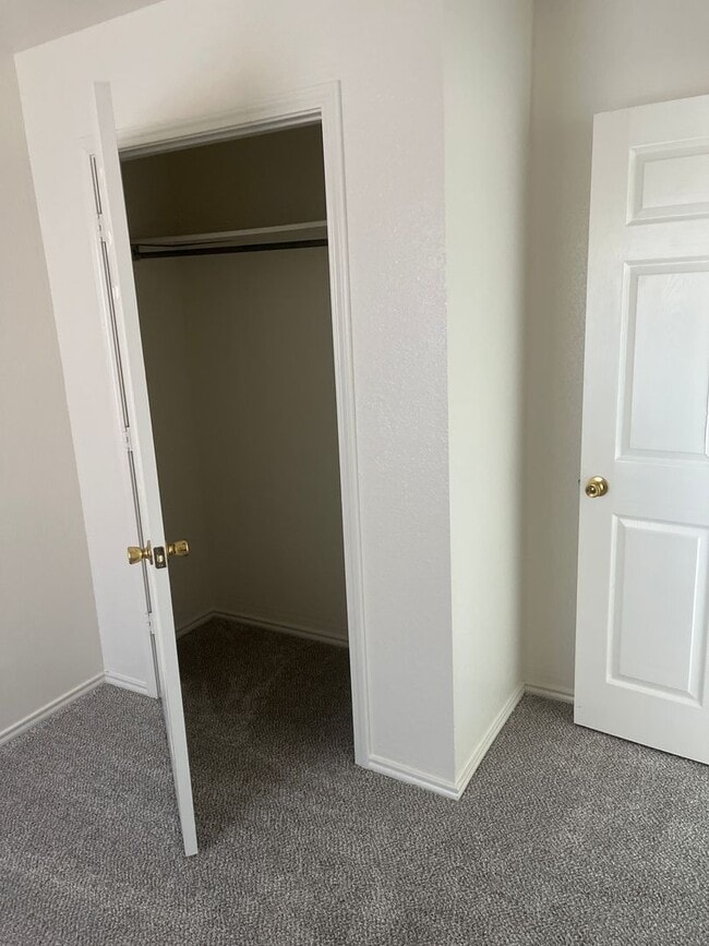 Photo - 3114 Oak Ln Unit H