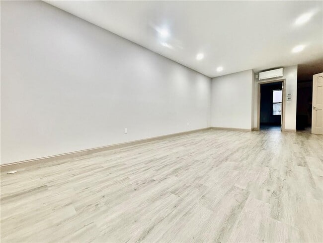 Building Photo - 7917 5th Ave Unit 3