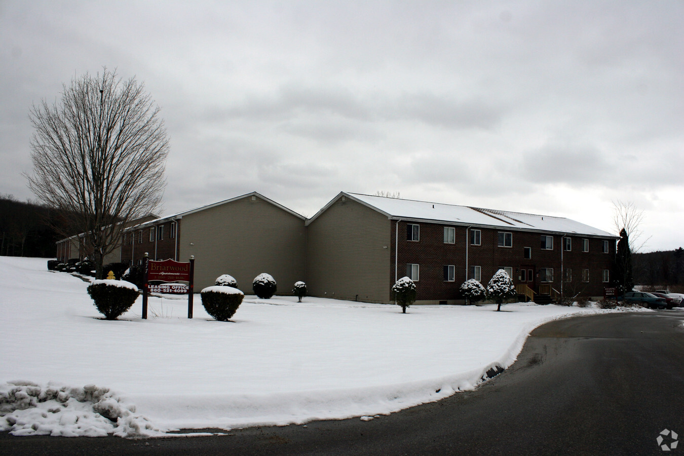 Briarwood Apartments - Briarwood Apartments