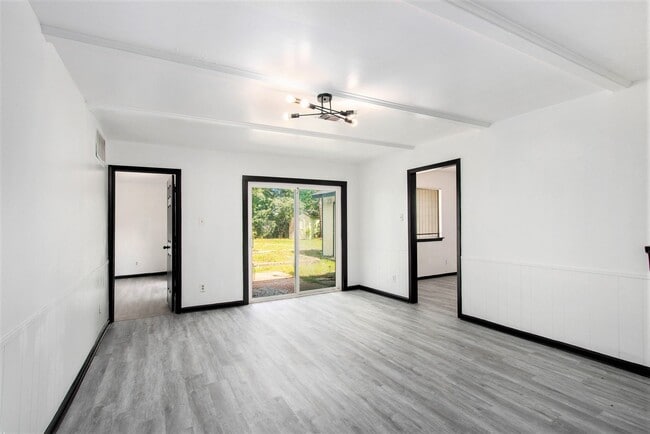 10906 Panay Dr