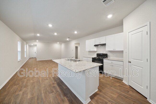 Photo - 10419 Howgate