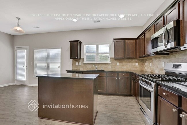 Photo - 605 Emporia Loop