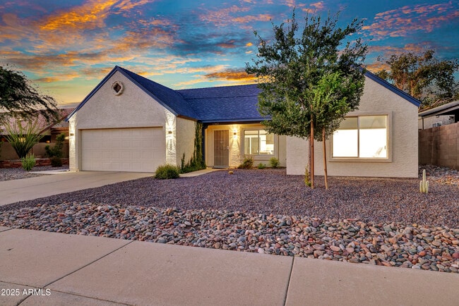 Photo - 1362 E Wickieup Ln