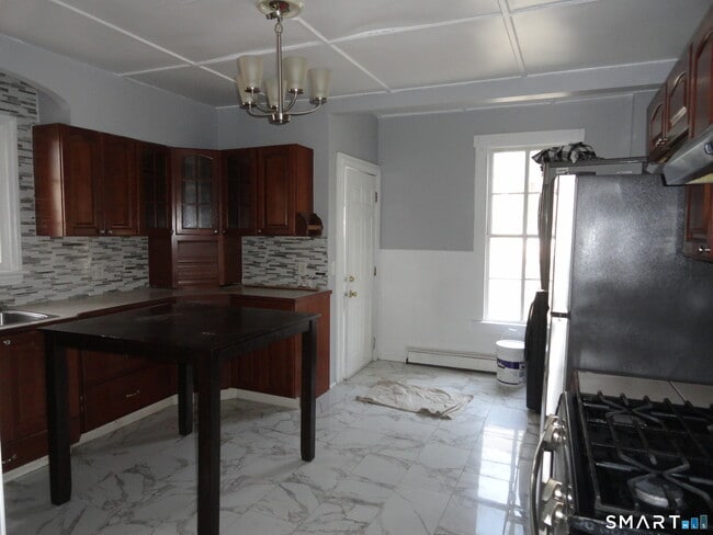 Photo - 177 E Pearl St