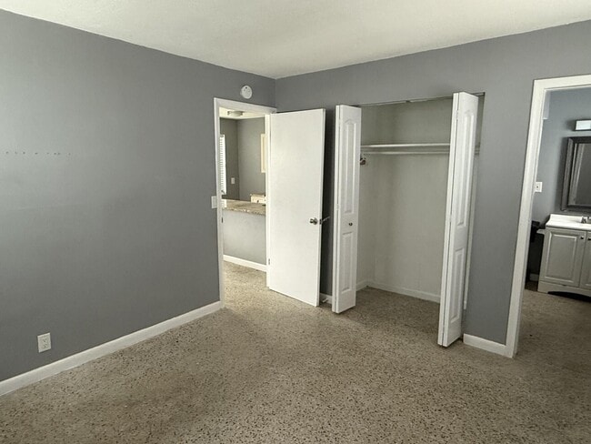 Photo - 1118 N H St Unit 12