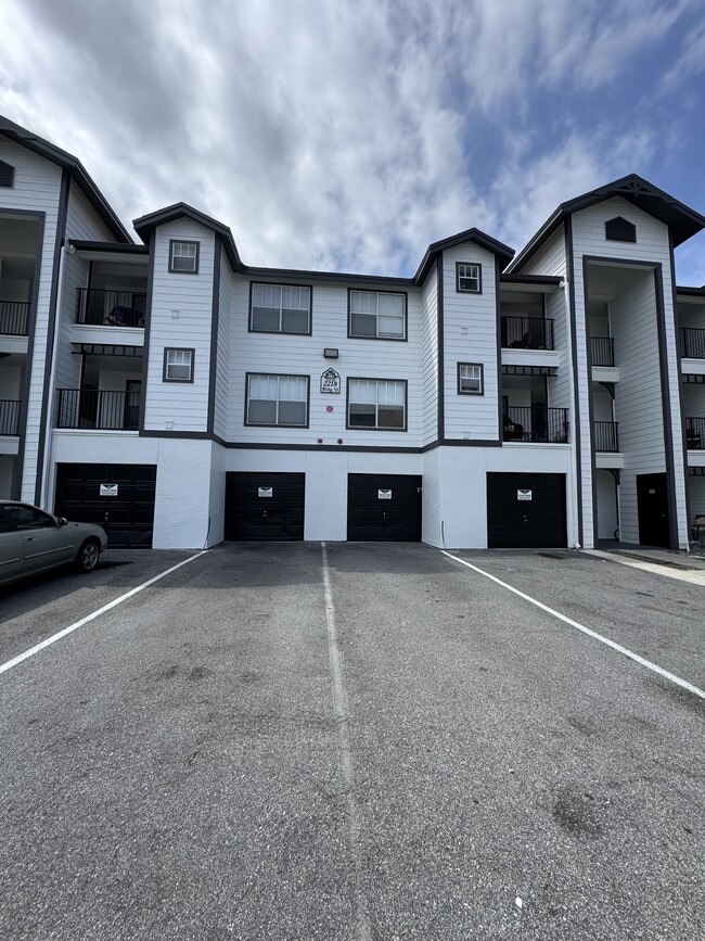 Building Photo - 2218 Grand Cayman Ct