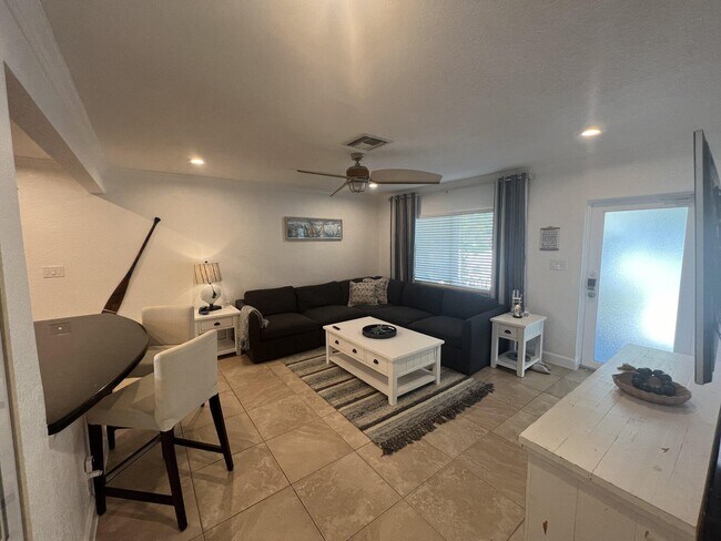 Photo - 468 W Ocean Ave