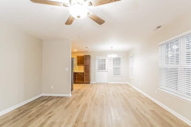 Photo - 821 Skinner Dr