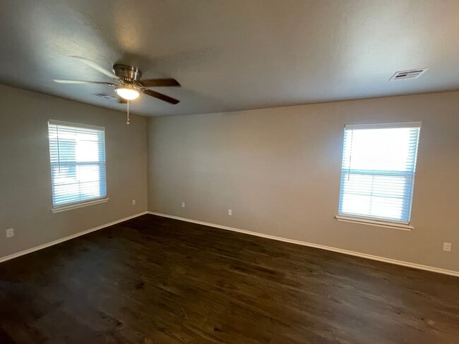 Photo - 55+ Community! 2 bedrooms, 2 full bathrooms, stainless appliances, quiet safe community for ages ...