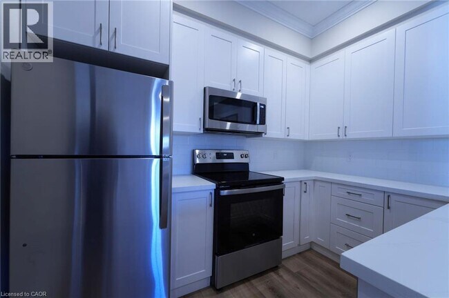 Photo - 100 Charlton Ave W Unit 203