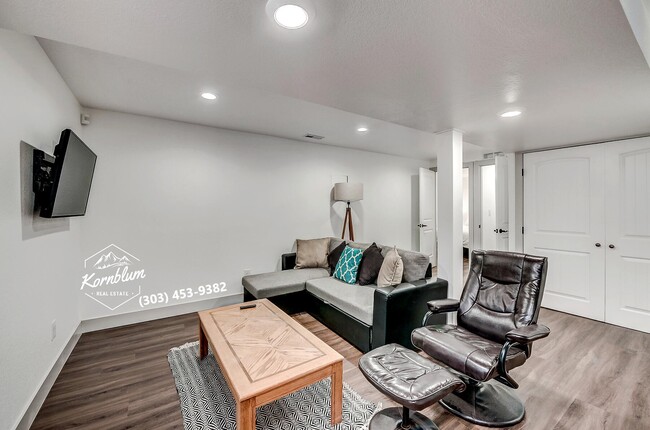 Photo - 2250 Poplar St