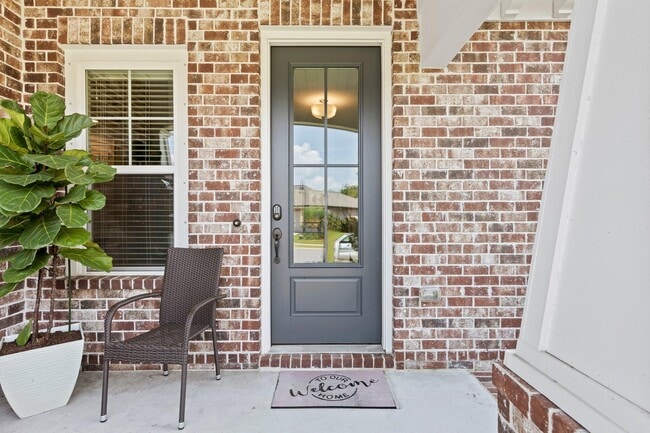 Photo - 809 Raihope Way