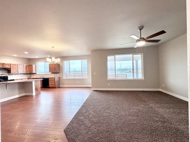 Photo - 2260 Graceful St