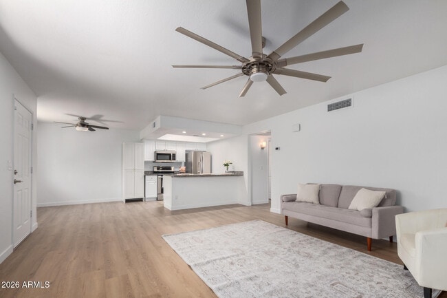 1224 N 85th Pl