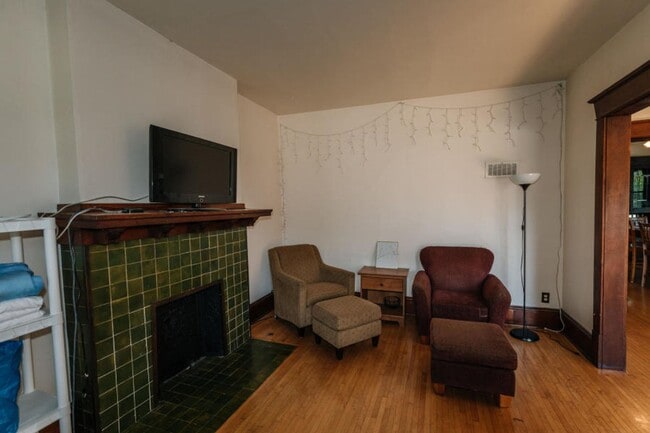 Photo - Farwell House