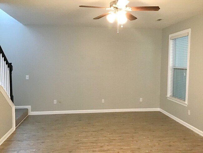 Photo - 3643 Aberdeen Way