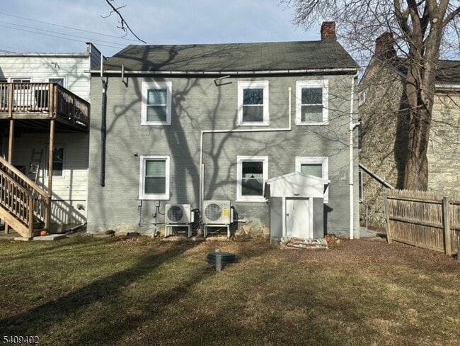 Photo - 336 Greenwich St