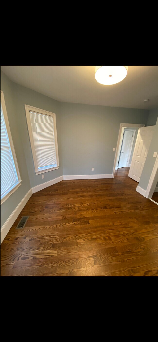 3 Hamilton Rd