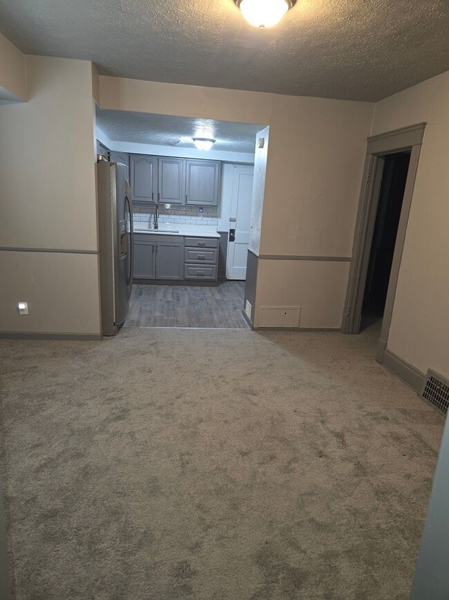 Photo - 650 E 130th St