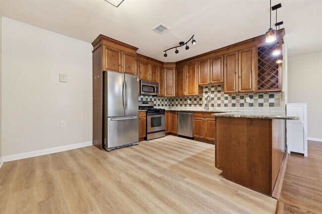 Photo - 215 St Michaels Walk