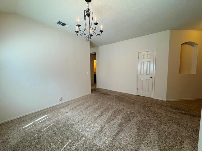 Photo - 172 Spruce Dr