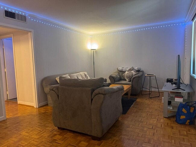 Photo - Great location for $2200/month - 2bd/1ba with TWO assigned parking spaces (tandem spaces)