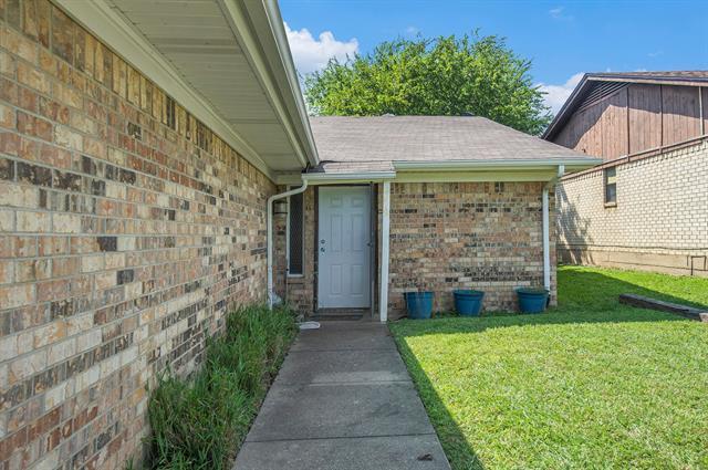 6819 W Cleburne Rd