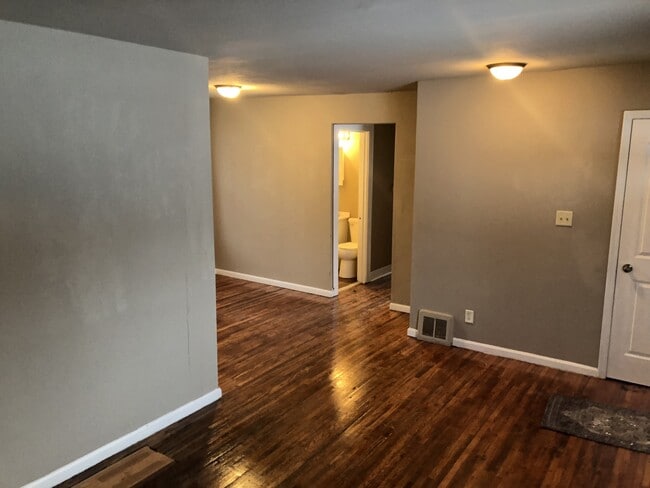 Photo - HUGE HOME WITH A TON OF SPACE!