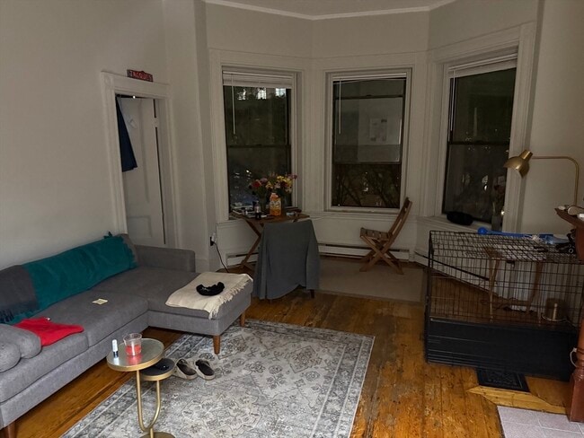 Building Photo - 291 Newbury St Unit 3F
