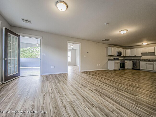 Photo - 163 Bianca Wy