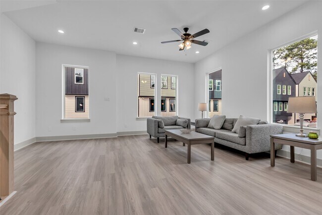 Photo - 5302 Kindred Gdn Ln