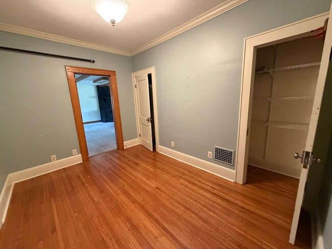 100 Main St Unit Downstairs
