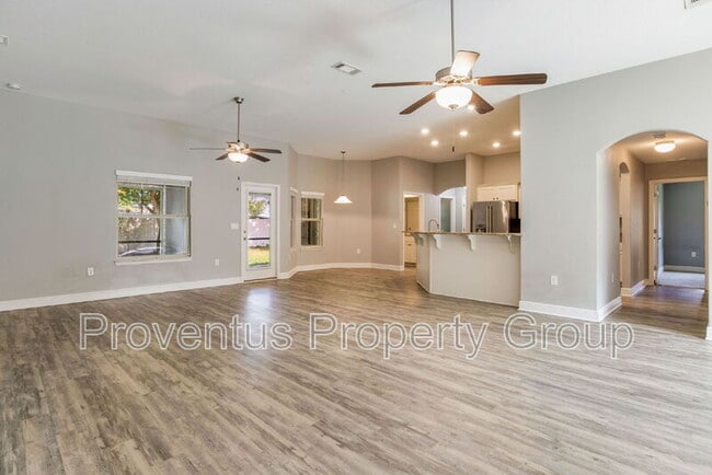 Photo - 3111 Hickory St