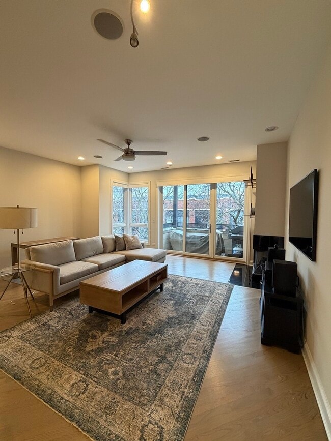 Photo - 2251 W Wabansia Ave