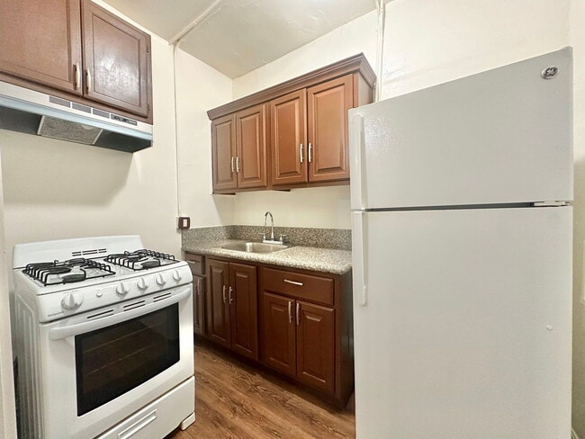 Photo - 684 S Rampart Blvd Unidad 437