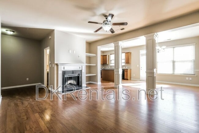 Photo - 6685 Story Cir