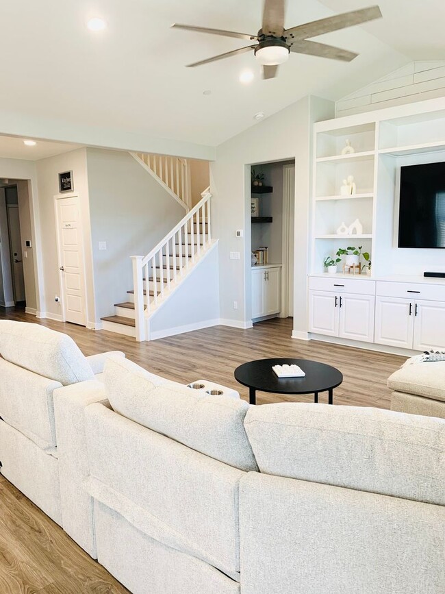 Photo - Gorgeous 4 Bedroom Home in West Murrieta